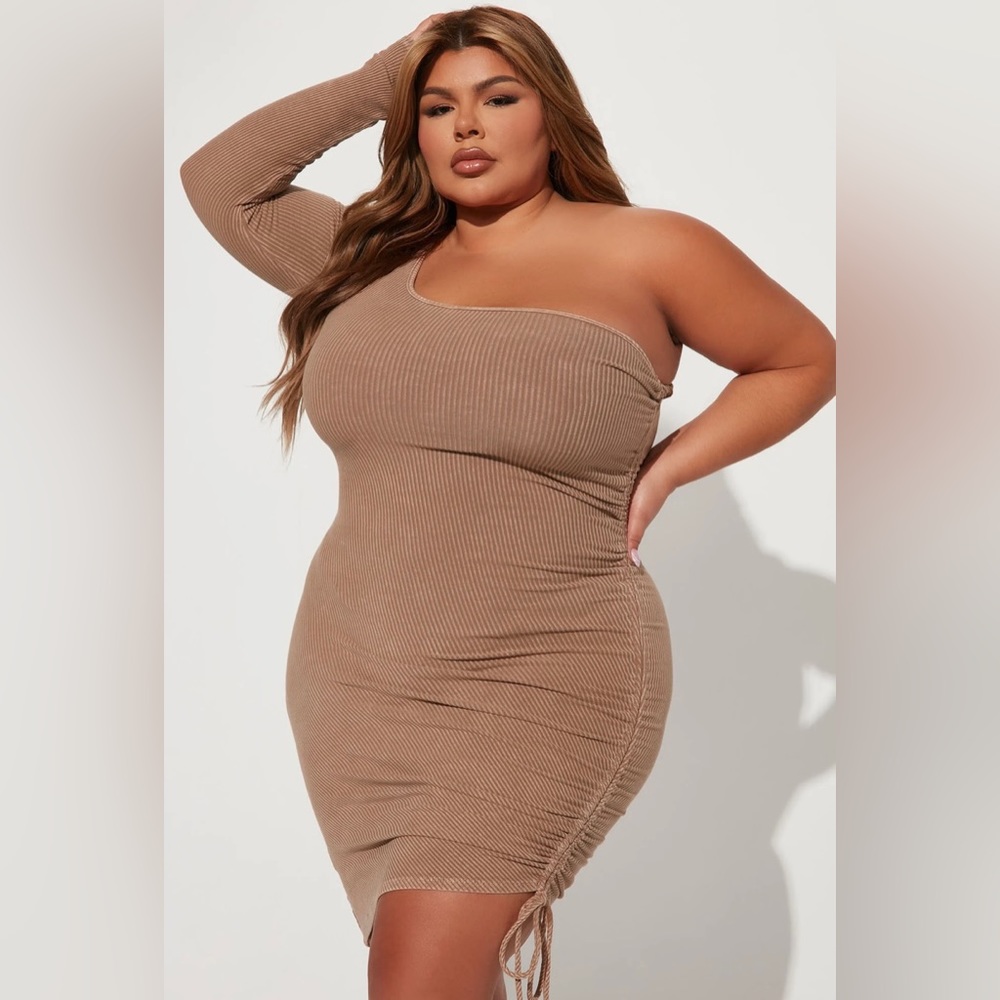 Nicolette Ruched Mocha Dress